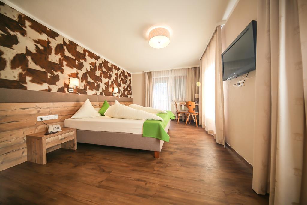 Hotel Landhaus Carla ไมย์อาโฮเฟิน ภายนอก รูปภาพ